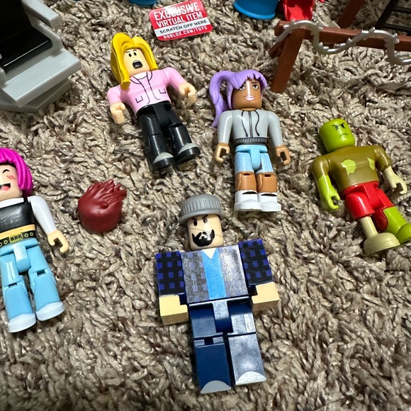 ROBLOX Zombie Toy Set - Picture 2 of 9